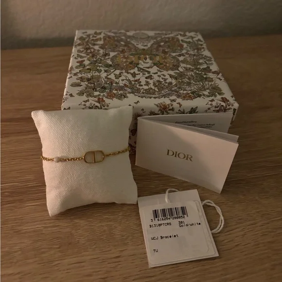 Dior Gold Petit CD Bracelet - Picture 1 of 6